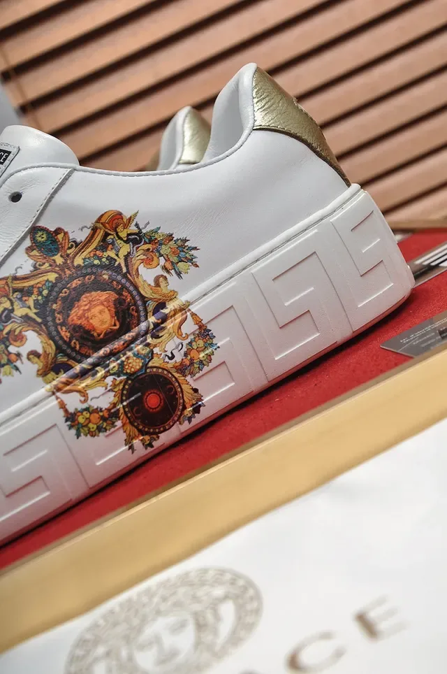 Versace Odissea सफेद बारोक प्रिंट लाइफस्टाइल स्नीकर्स 2