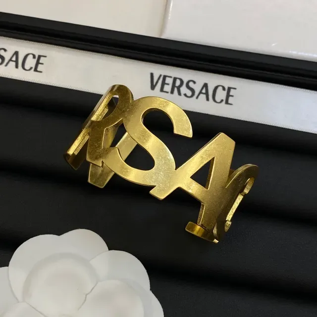 Versace RSA أساور معصم ذهبي وفضي بحروف مقطوعة 4