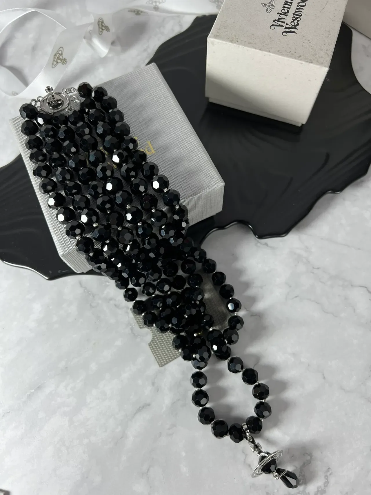 Vivienne Westwood Orb Necklace काला फेसेटेड बीड्स सिल्वर टोन हार्डवेयर हार 5