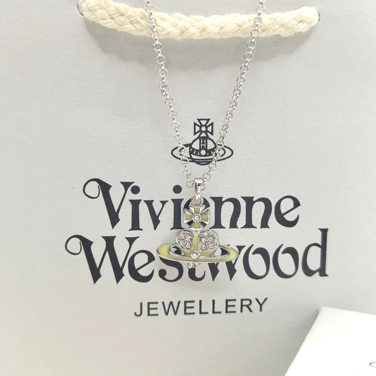 Vivienne Westwood قلادة بنقشة وردي أخضر مع تفصيل مينا Orb 3