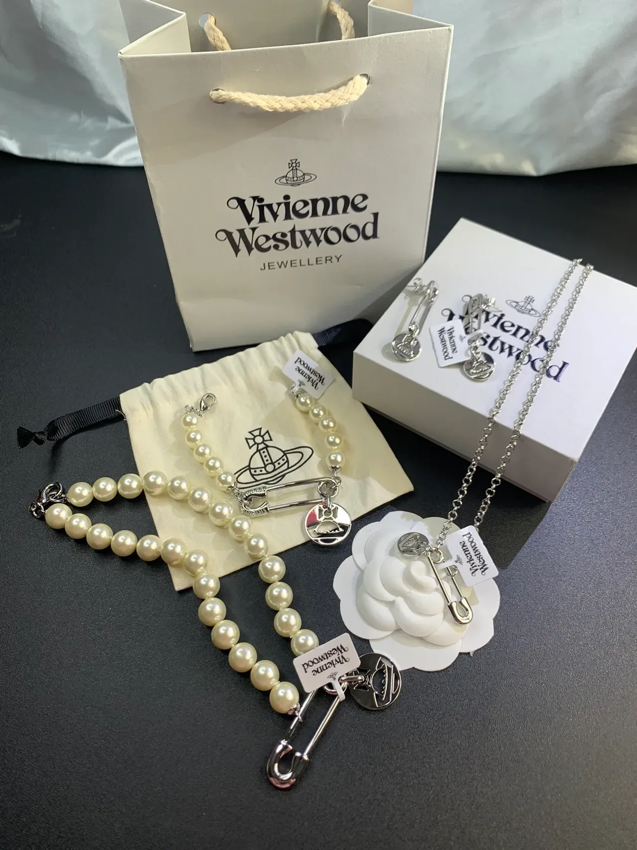 Vivienne Westwood Orb 安全别针珍珠串项链 6