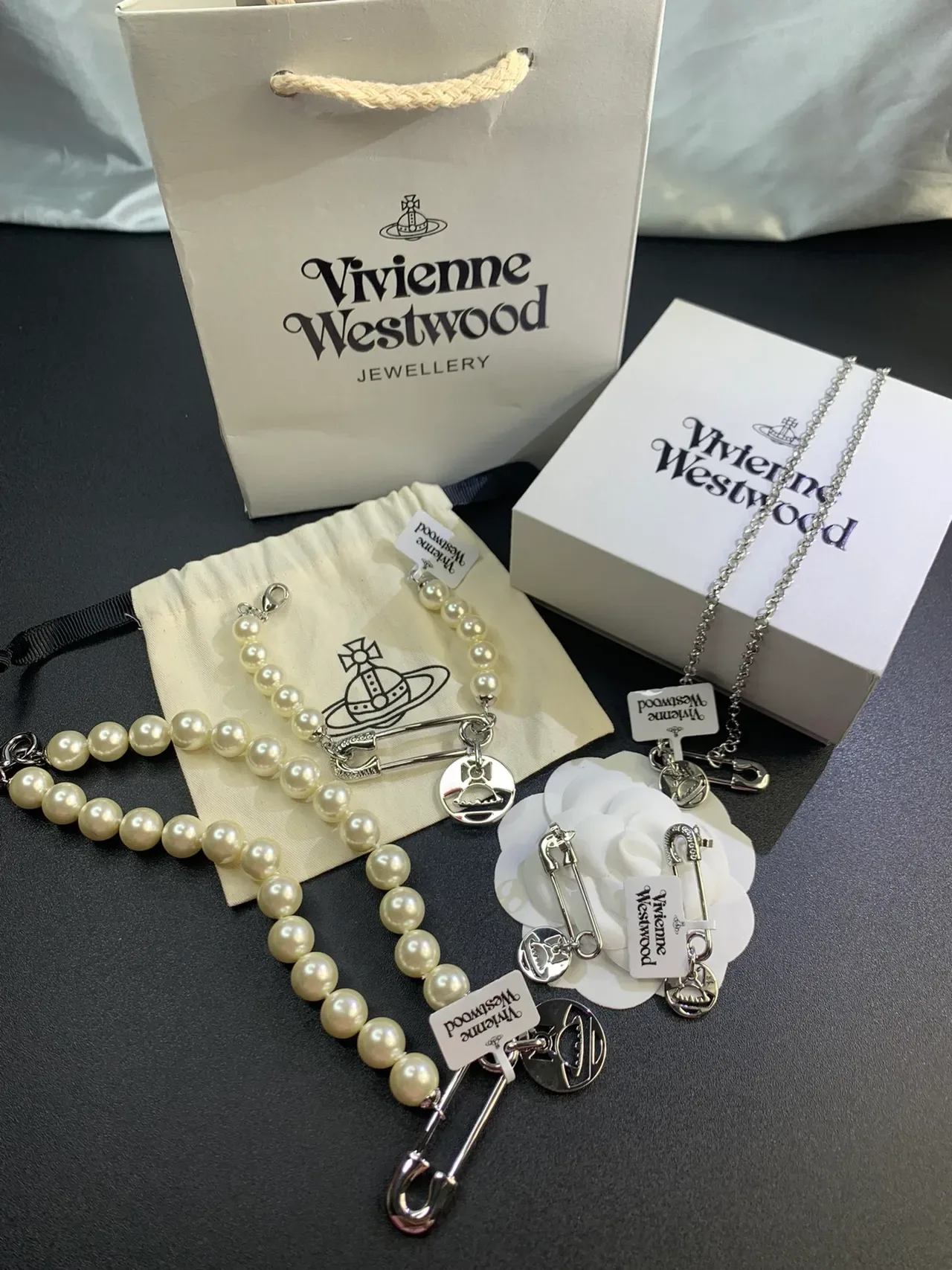 Vivienne Westwood Orb 安全别针珍珠串项链 7