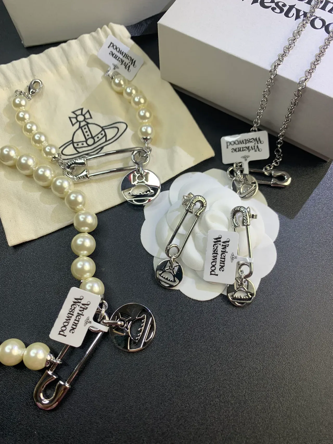 Vivienne Westwood Orb 安全别针珍珠串项链 8