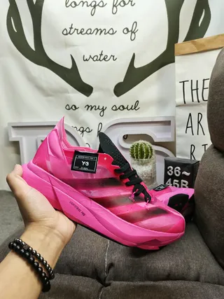 Y-3 Lightstrike Pro गुलाबी और काला रनिंग जूते 5