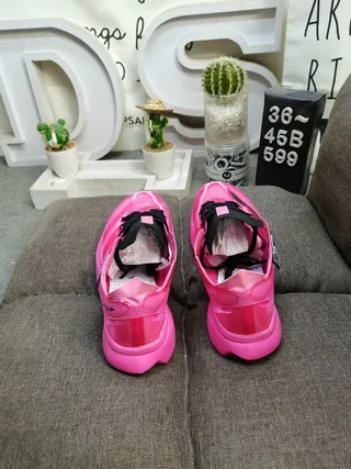 Y-3 Lightstrike Pro गुलाबी और काला रनिंग जूते 8