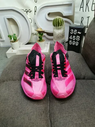 Y-3 Lightstrike Pro गुलाबी और काला रनिंग जूते 10