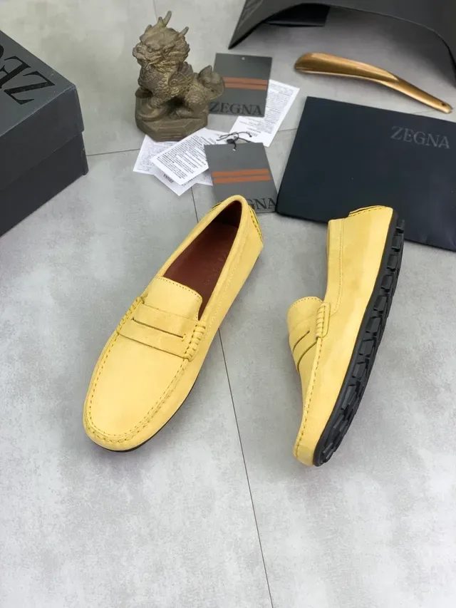Zegna হলুদ-বাদামি সোয়েড আপার পেনি স্ট্র্যাপ লোফার 5