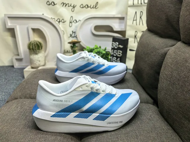 Adidas Adizero Evo SL 2 Off-White and Red Tênis de corrida 21