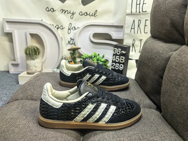 Adidas Beige Marron Tissu Tissé Partie Supérieure Cuir Surimpressions Sneakers Lifestyle 21