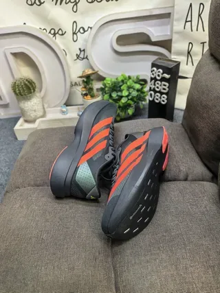 Adidas Chaussures Lifestyle Noir et Rouge à Trois Bandes 6