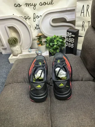 Adidas Chaussures Lifestyle Noir et Rouge à Trois Bandes 8
