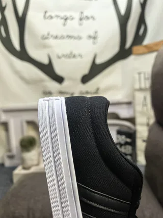 Adidas حذاء رياضي أسود وأبيض بثلاث خطوط أسلوب حياة 13