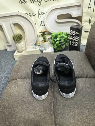 Adidas حذاء رياضي أسود وأبيض بثلاث خطوط أسلوب حياة 18