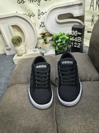 Adidas حذاء رياضي أسود وأبيض بثلاث خطوط أسلوب حياة 20