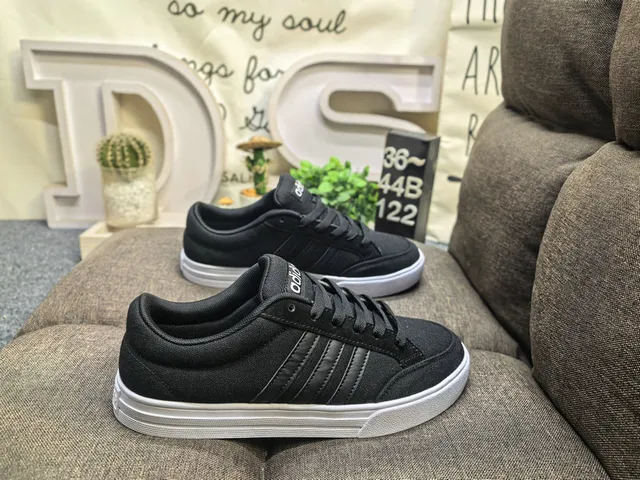 Adidas حذاء رياضي أسود وأبيض بثلاث خطوط أسلوب حياة 21