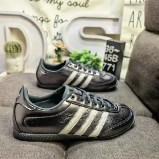 Adidas 黑色 米色 金属 皮革鞋面 穿孔脚趾框 生活方式运动鞋