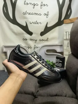 Adidas 黑色 米色 金属 皮革鞋面 穿孔脚趾框 生活方式运动鞋 5