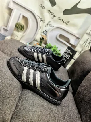 Adidas 黑色 米色 金属 皮革鞋面 穿孔脚趾框 生活方式运动鞋 7