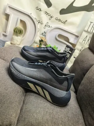 Adidas Sneakers Lifestyle Preto e Dourado Upper Knit Midsole Esculpido 7