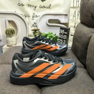 Adidas 黑色橙色 雕塑 Lightstrike Pro 缓震中底 镂空网面 跑鞋