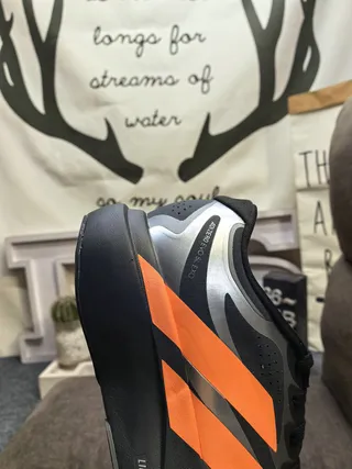 Adidas 黑色橙色 雕塑 Lightstrike Pro 缓震中底 镂空网面 跑鞋 3
