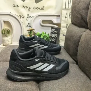 Adidas 黑色银色网面针织鞋面三条纹侧面品牌生活方式运动鞋