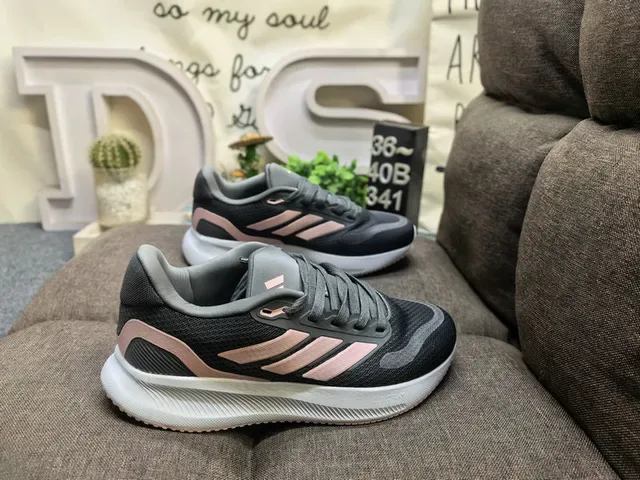 Adidas Zapatillas Lifestyle Negro Plata Malla Tricô Superior Tres Rayas Laterales Marca 11