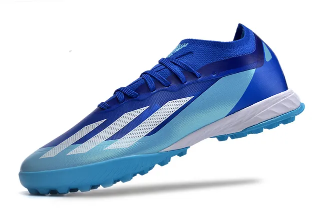 Adidas Sapatos de futebol para grama artificial com upper de malha, cadarços assimétricos e corte baixo de cor azul 3
