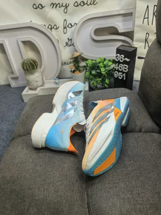 Adidas Tênis Running Azul Laranja com upper de malha engenheirada e overlay de três listras metálicas 6