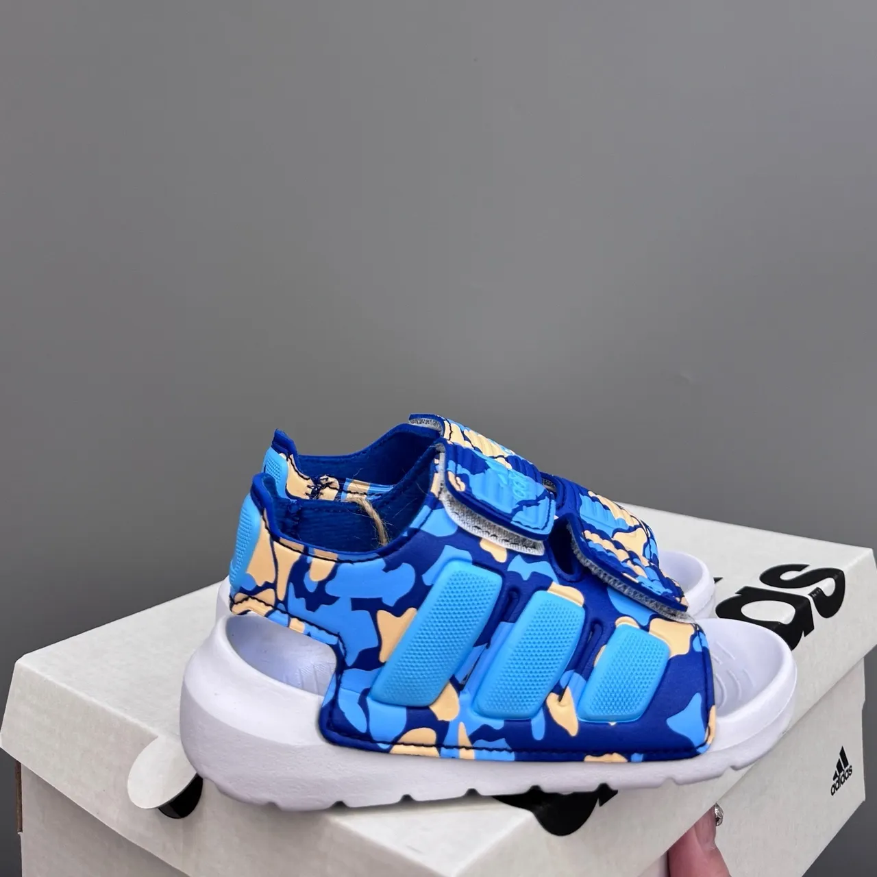 Adidas Blue White Dual-Strap Velcro Closure Camouflage-Print Upper Casual Sandals 9