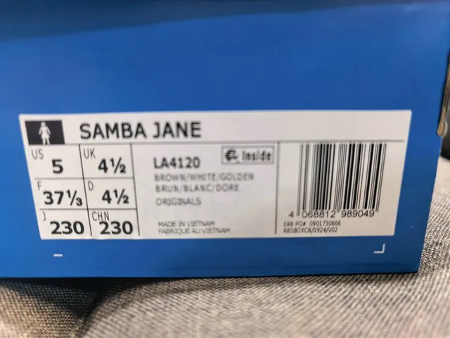 Adidas 棕褐米色 无鞋带 橡胶底 玛丽珍鞋 2