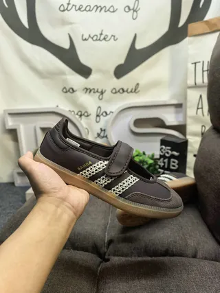 Adidas 棕褐米色 无鞋带 橡胶底 玛丽珍鞋 5