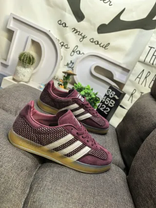 Adidas Bordeaux Beige Tricoté Haut Trois Rayures Panneau Latéral Sneakers 9