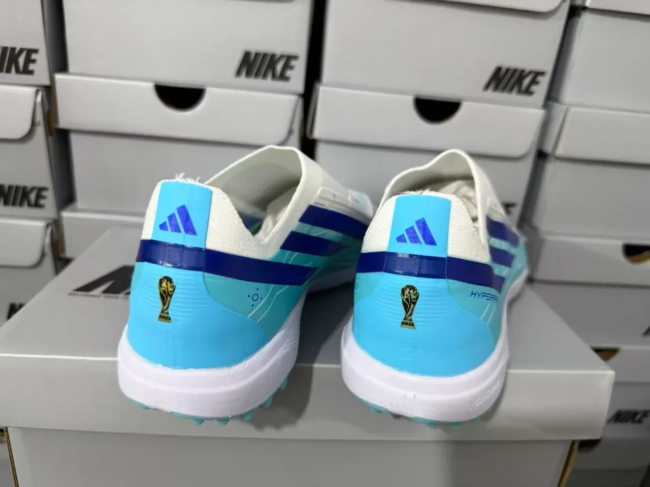 Adidas F50 Hyperfast Sprintweb Turf أحذية كرة القدم 2