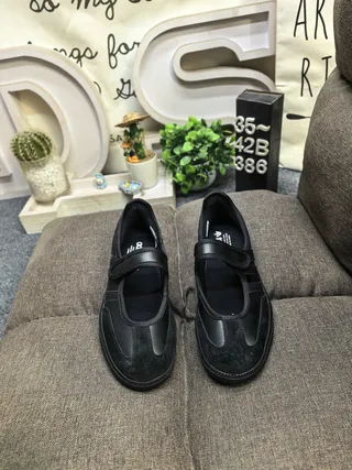 Adidas Gamba Black Laceless Velcro Strap Mary Jane Shoes 10