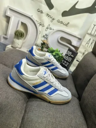 Adidas Gazelle 黑色 灰色 Gum 生活方式运动鞋 9