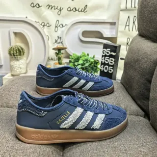 Adidas Gazelle أحذية رياضية أسلوب حياة بحرية مخملية