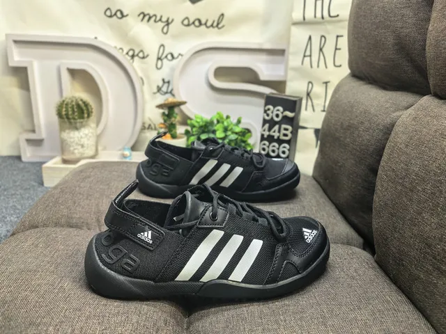 Adidas ধূসর কমলা লেস-আপ ওপেন-টো মেশ উপরের ক্যাজুয়াল স্যান্ডেল 21