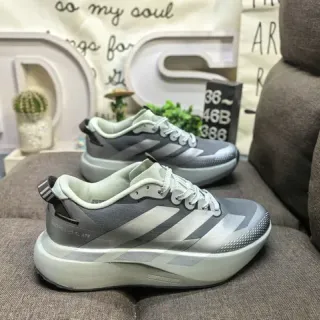 Adidas Gris Blanc Malla En Couches Et Synthétique Supérieur Large Sculpté Semelle De Plateforme Chaussures Lifestyle
