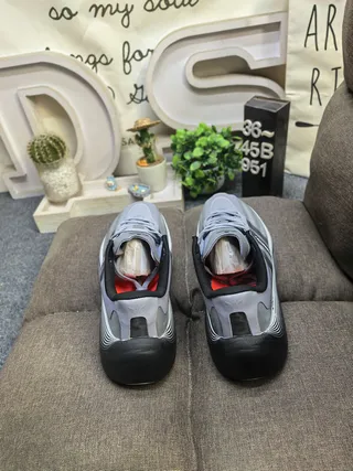 Adidas Hyperboost Gray Black Running Shoes 8