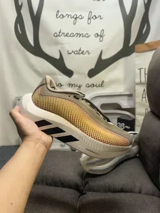 Adidas Hyperboost White Black Lifestyle Sneakers 15