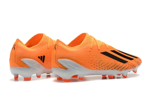 Adidas Chaussures de football basses en orange noir avec upper synthétique, lacets asymétriques pour terrain ferme 5