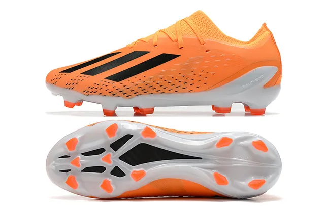 Adidas Chaussures de football basses en orange noir avec upper synthétique, lacets asymétriques pour terrain ferme 9