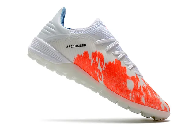 Adidas Sapatos de futebol com upper de malha rosa e branco textura ribeteada para gramado artificial 2
