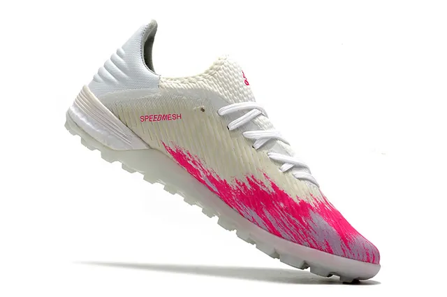 Adidas Sapatos de futebol com upper de malha rosa e branco textura ribeteada para gramado artificial 16