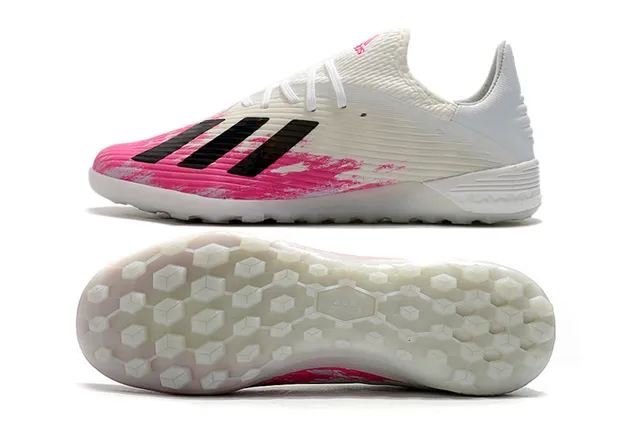 Adidas Sapatos de futebol com upper de malha rosa e branco textura ribeteada para gramado artificial 21