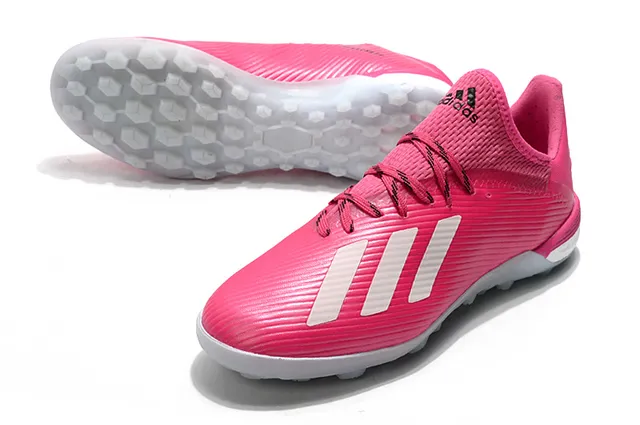 Adidas Sapatos de futebol com upper de malha rosa e branco textura ribeteada para gramado artificial 24