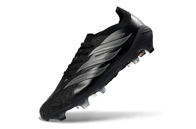 Adidas Predator কালো স্বচ্ছ সিন্থেটিক উপরের স্বচ্ছ নীল টিন্টের স্টাডস দৃঢ় মাটির ফুটবল জুতা 3