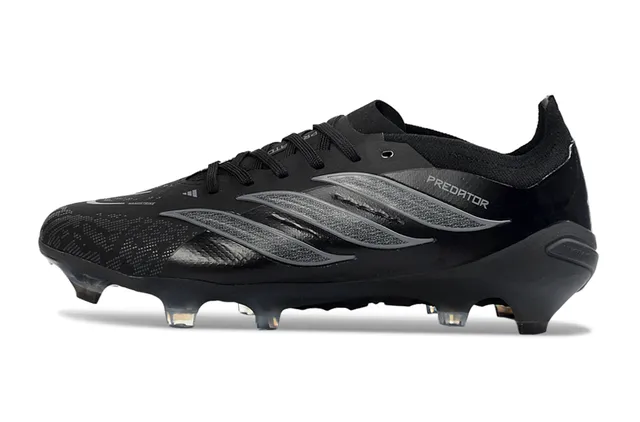 Adidas Predator কালো স্বচ্ছ সিন্থেটিক উপরের স্বচ্ছ নীল টিন্টের স্টাডস দৃঢ় মাটির ফুটবল জুতা 8