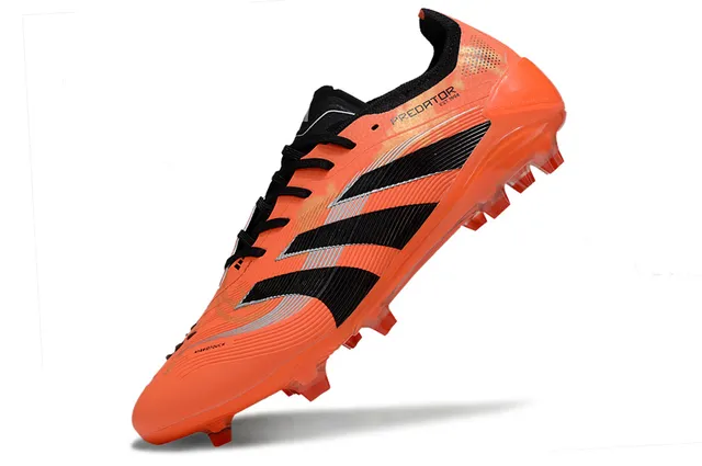 Adidas Predator Chaussures de football orange noir à coupe basse avec empeigne synthétique, trois bandes sur terrain ferme 3